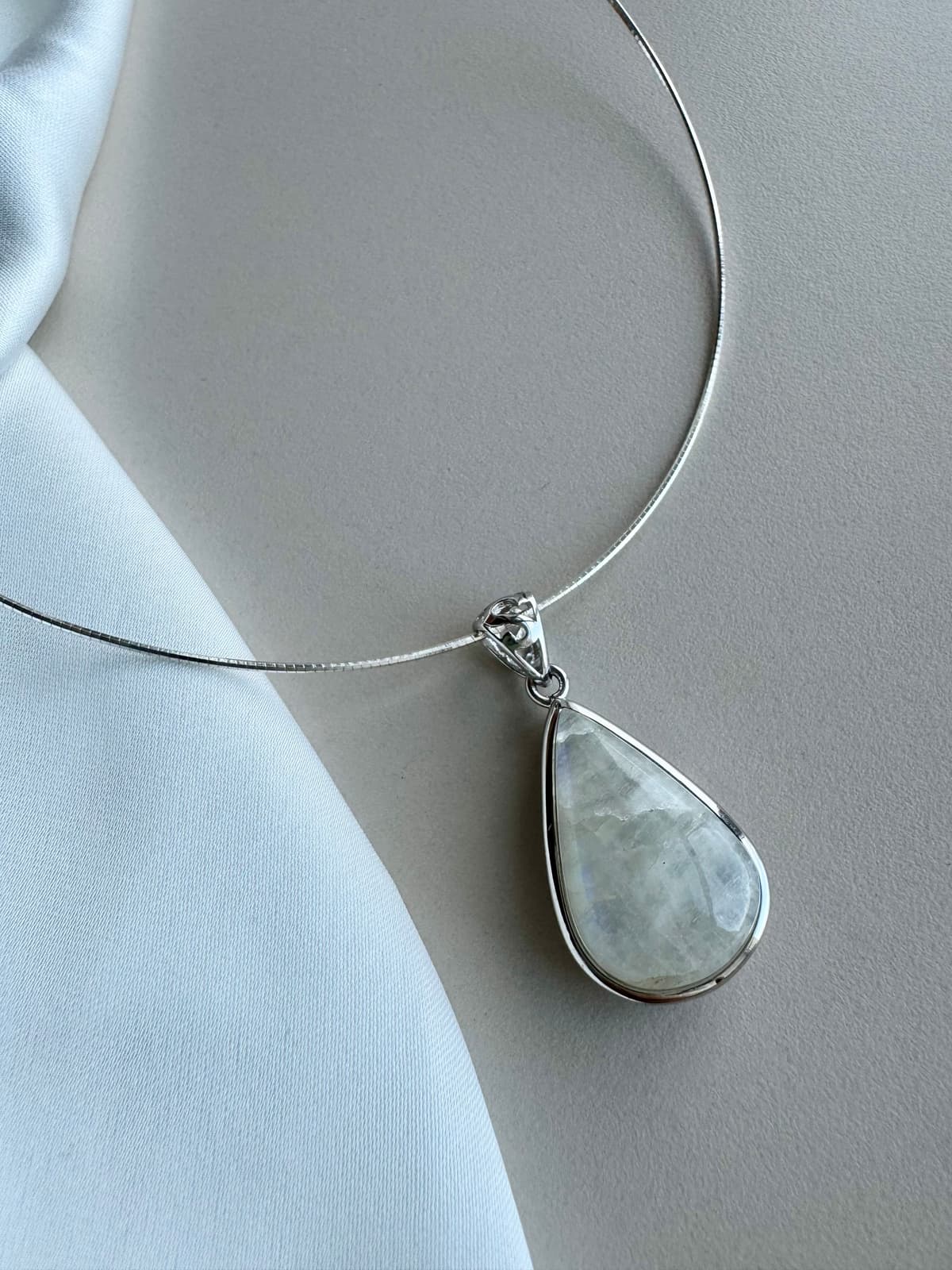 Дуслан moonstone кулонтой мөнгөн гинж