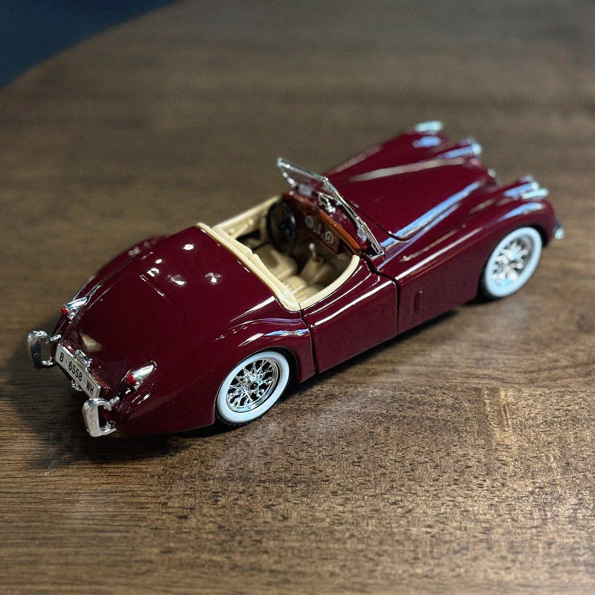 1:24 Jaguar XK120 Roadster 1951 модел