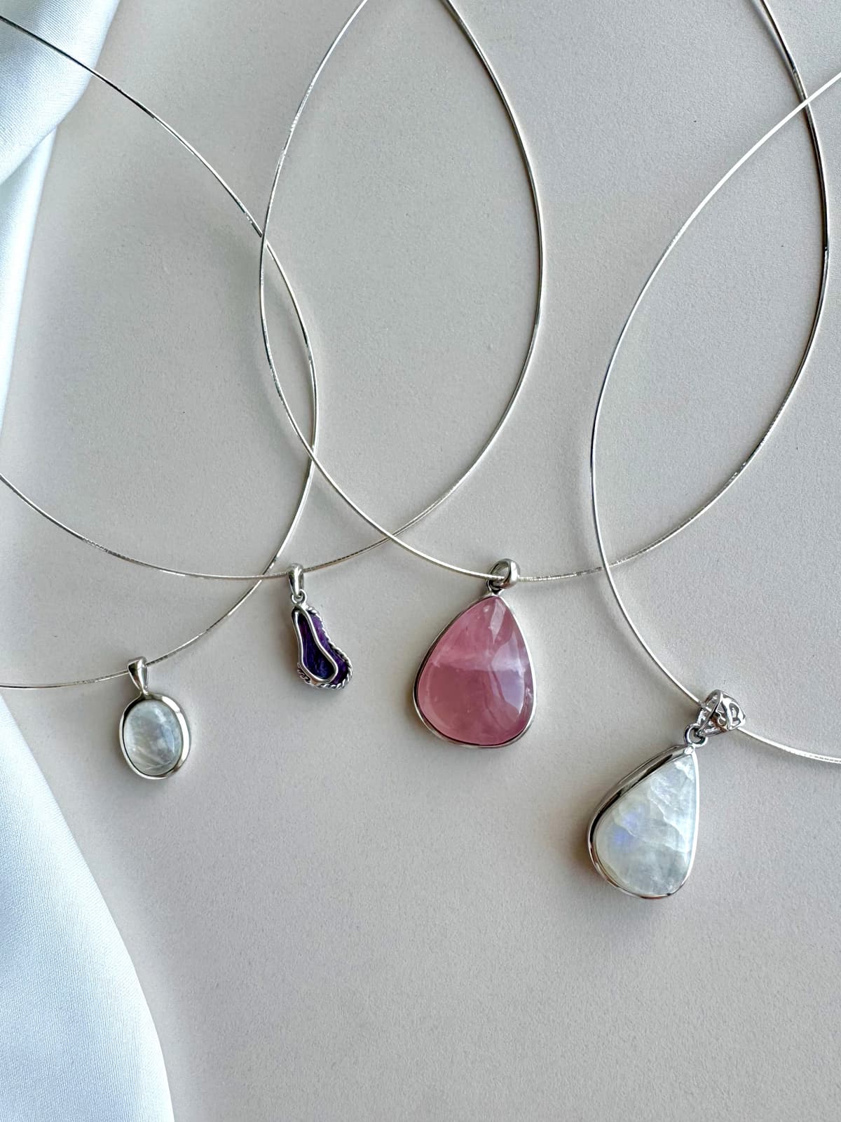 Дуслан moonstone кулонтой мөнгөн гинж