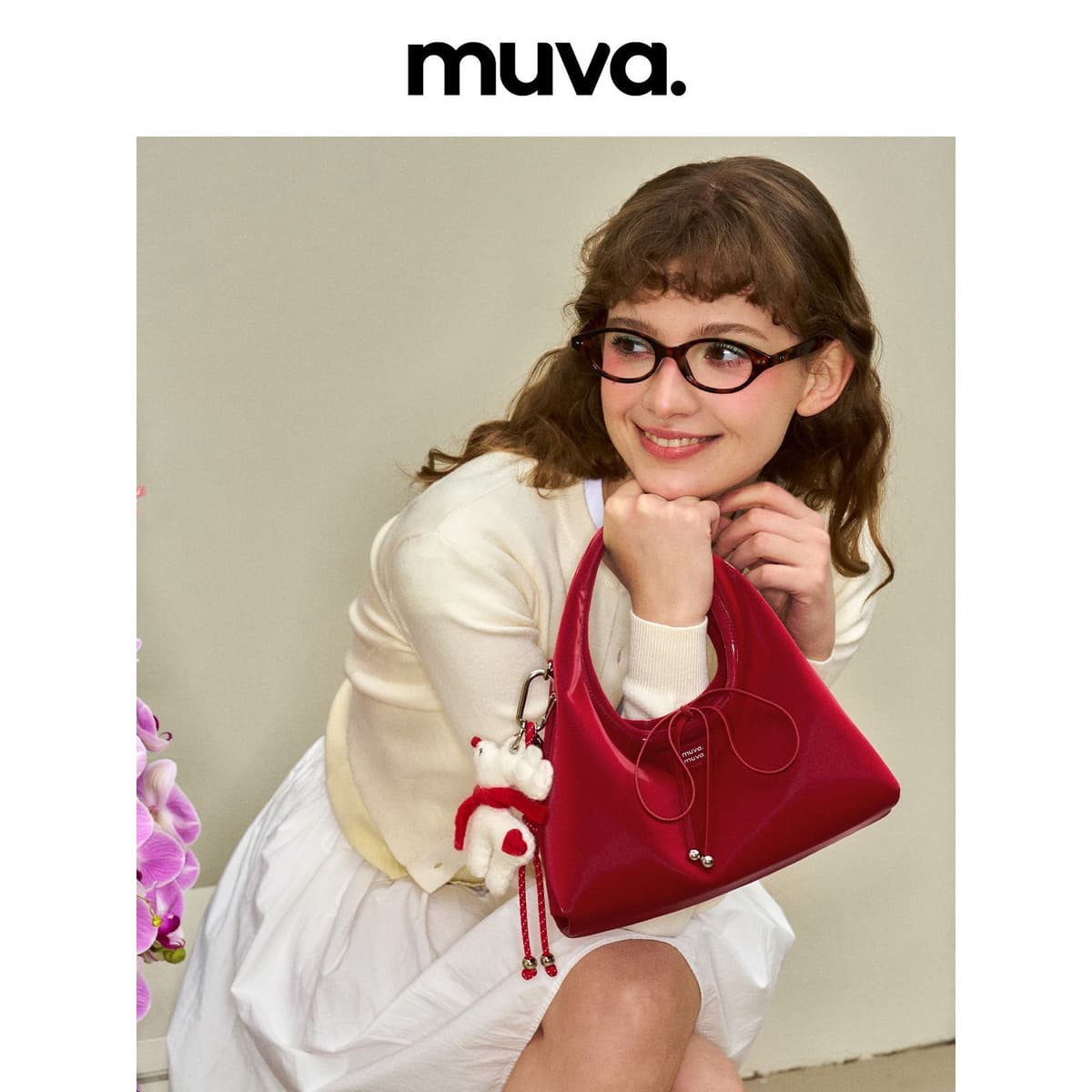 MUVA. Triangular Rice Ball Handbag - Party red